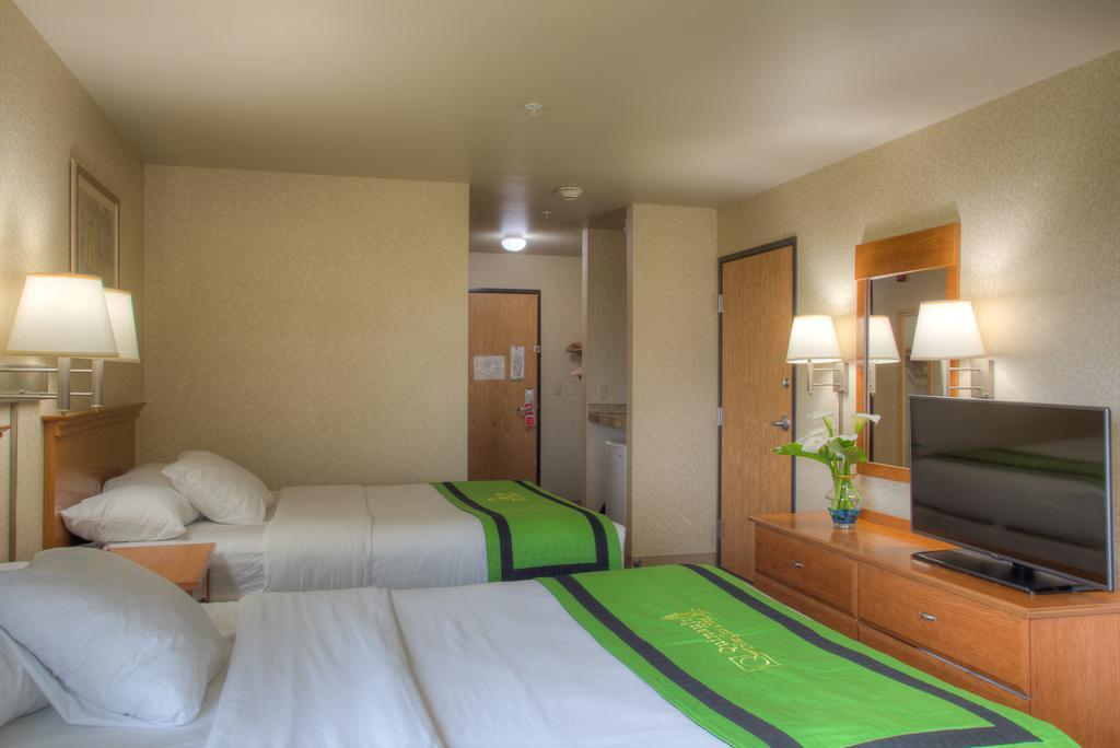 Quinault Sweet Grass Hotel 维景湾畔 外观 照片